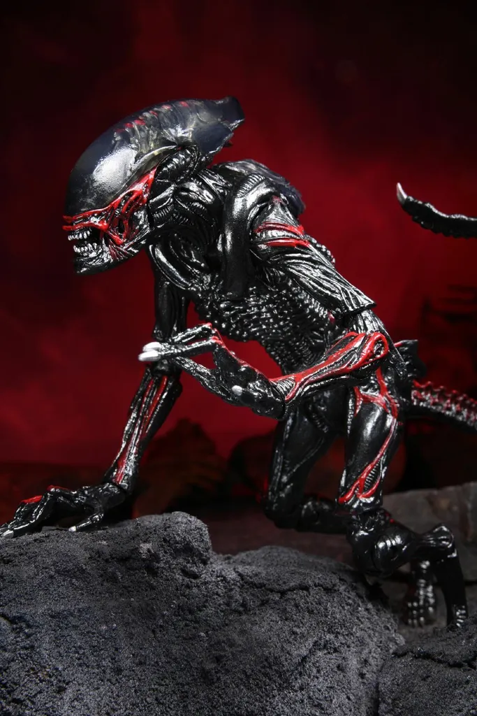 Alien Night Cougar NECA Kenner Tribute avec queue flexible de 23 cm - 2