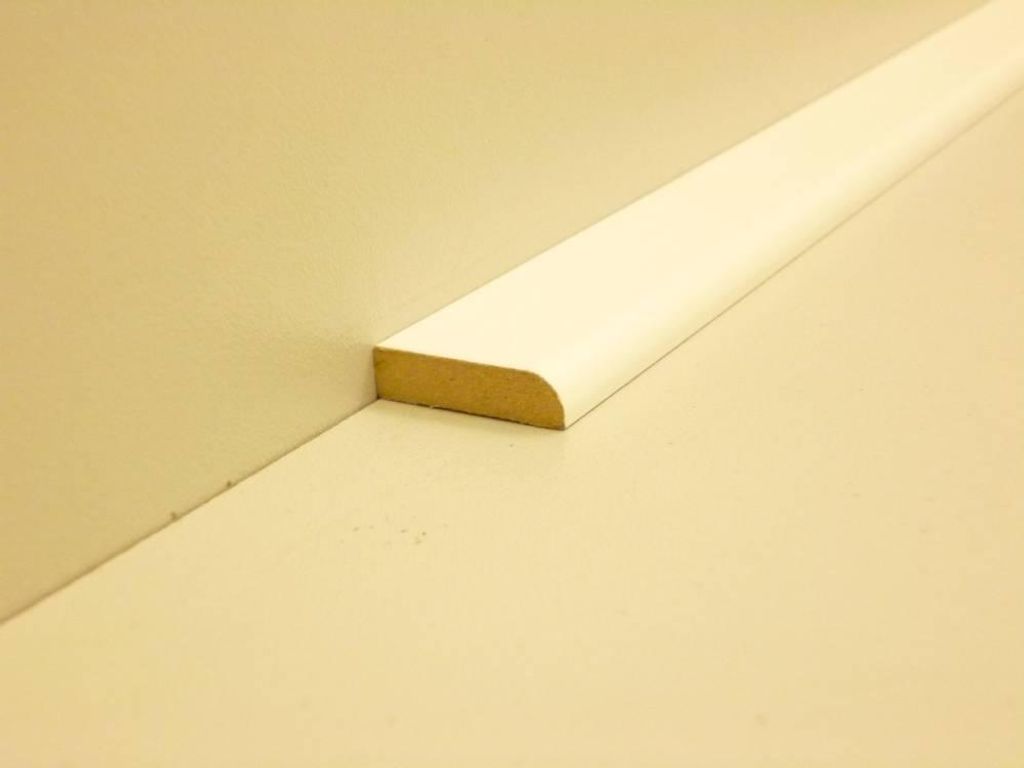 B.S. Bauprogramm Decksockelleiste 260 cm 25 x 6 mm Eiche brilliantweiß