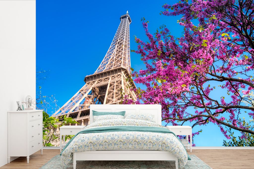 MuchoWow Fototapete für Wohnzimmer oder Schlafzimmer Wandtapete Vinyl Motivtapete Der Eiffelturm mit einem einzigartigen rosafarbenen Baum, der ...