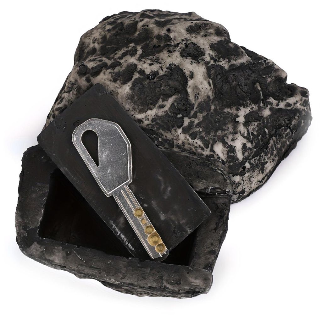 Schlüsselbox aus Kunststein für Garten, Hof und Rasen – Dekoratives Accessoire aus Kunstharz, ideal als Ersatzschlüsselhalter.