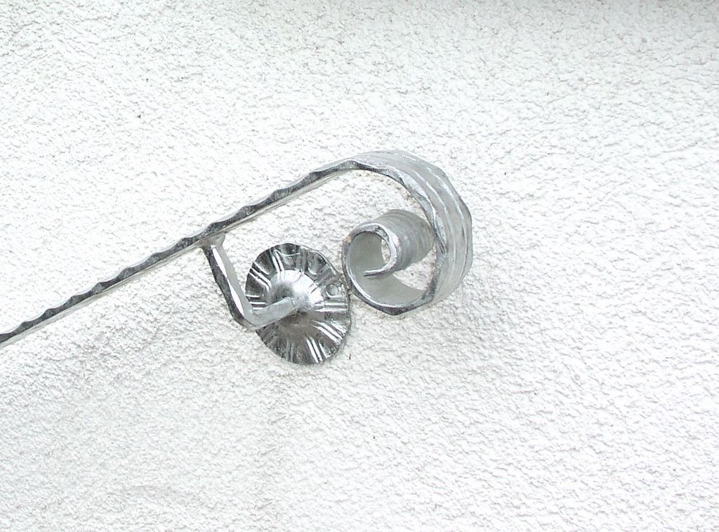 Alberts 935142 Fertighandlauf, aus Schmiedeeisen, feuerverzinkt, Flacheisen 40 x 8 mm, Länge 1200 mm