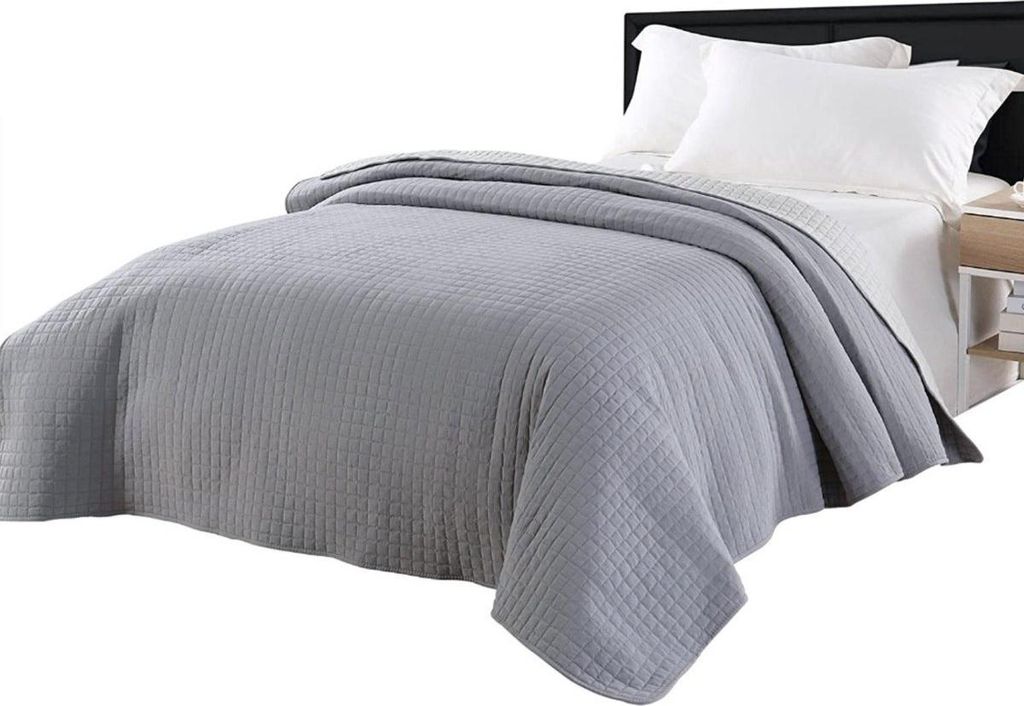 Happyment Luxus Tagesdecke – Bettüberwurf 2-Personen – Hellgrau – Polyester – 240×260cm