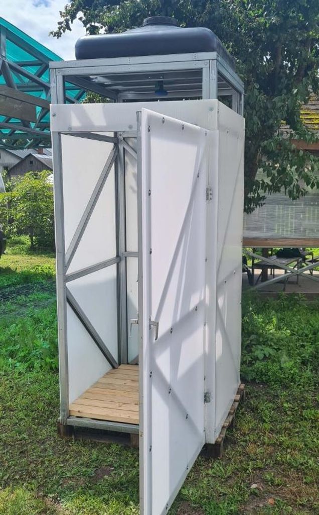 Gartendusche mit Kabine und 150-Liter-Tank Produktbild 