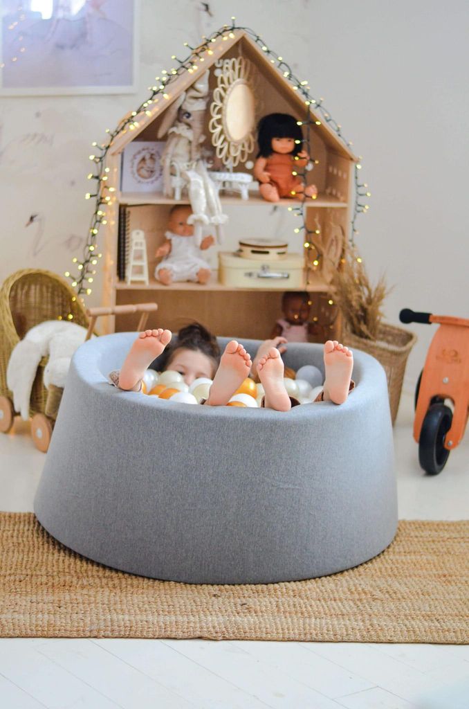 Trockenbecken 130x40cm grau mit 700 Bällen: weiß, silber