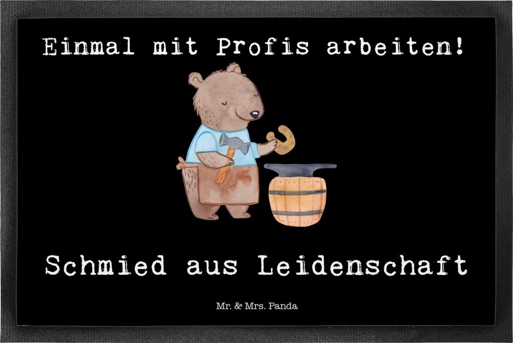 Mr. & Mrs. Panda Fußabstreifer Schmied Leidenschaft 50 x 75 cm - Schwarz - Geschenk, Fussmatte, fußmatte, Schmutzfangmatte, Gummimatte, Eingangsm...