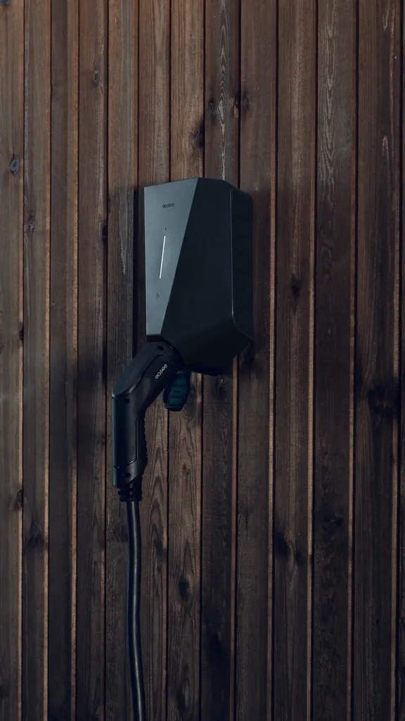 Prezzo Easee Charge Lite 11 kW - Wallbox Tipo 2 per Auto Elettriche - 8
