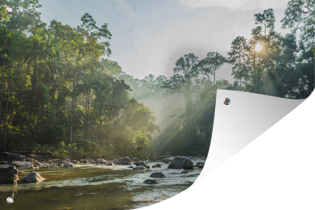 MuchoWow 60x40 cm Outdoor-Poster Gartendeko Sichtschutz Garten Poster für den Garten Die Sonne scheint auf einen Fluss in einem malaysischen Wald