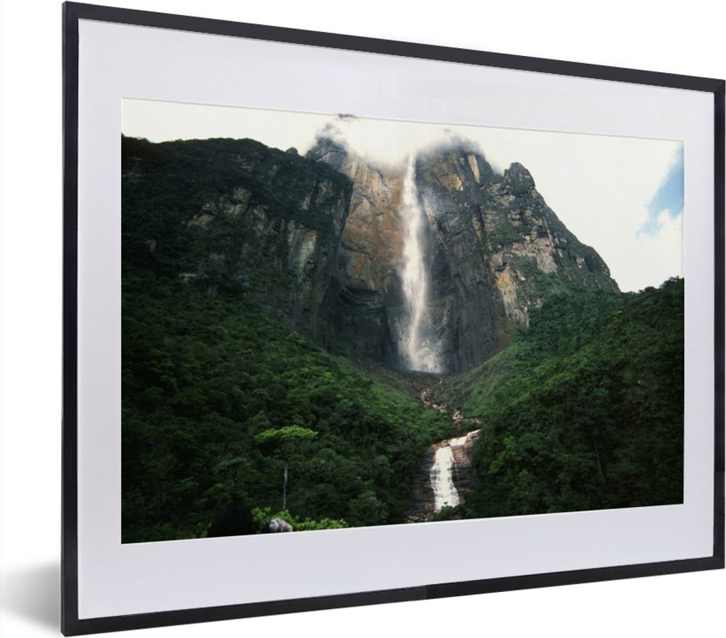 MuchoWow MuchoWow Gerahmtes Poster Blick von unten auf die Wasserfälle im Canaima-Nationalpark in Südamerika 40x30 cm - Poster mit zchwarzem ...