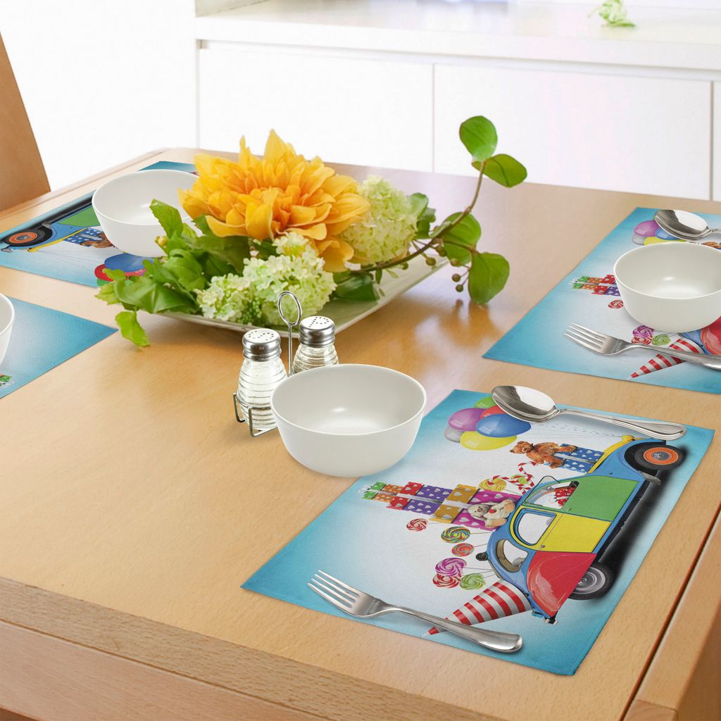 ABAKUHAUS Geburtstag Platzmatten, Buntes Auto mit Geschenk-Spielwaren-Feiertags-Lutscher-Partei-Hut-Ballon-Feier, Tiscjdeco aus Farbfesten Stoff f...