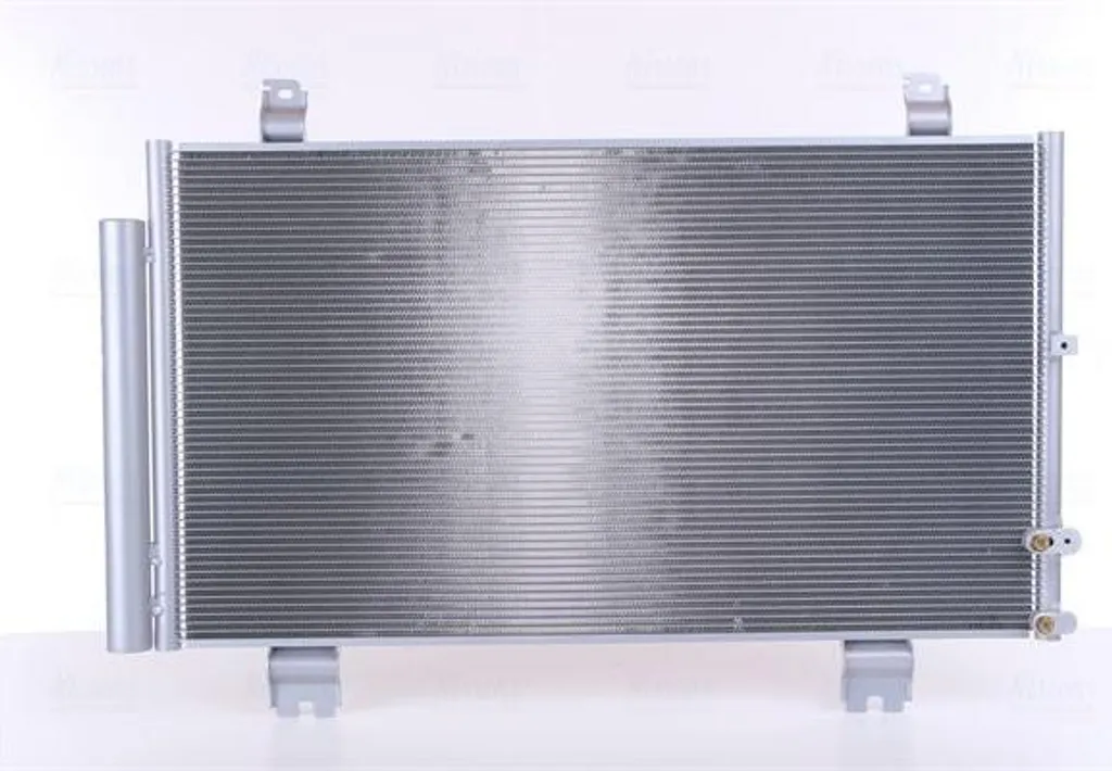 Condenseur clim haute résistance NISSENS 940261 compatible avec GS