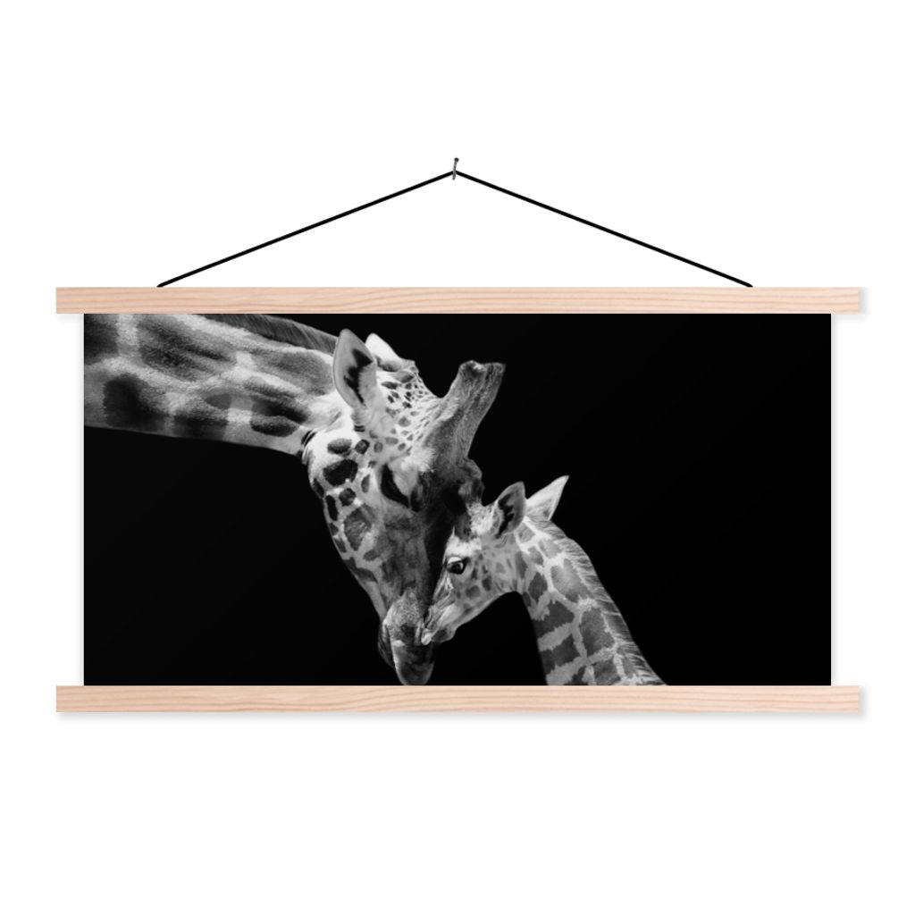 MuchoWow Textilposter Giraffe - Wildtiere - Porträt - Schwarz-Weiß 60x30 cm mit holzfarbenen Rahmen - Dekoration
