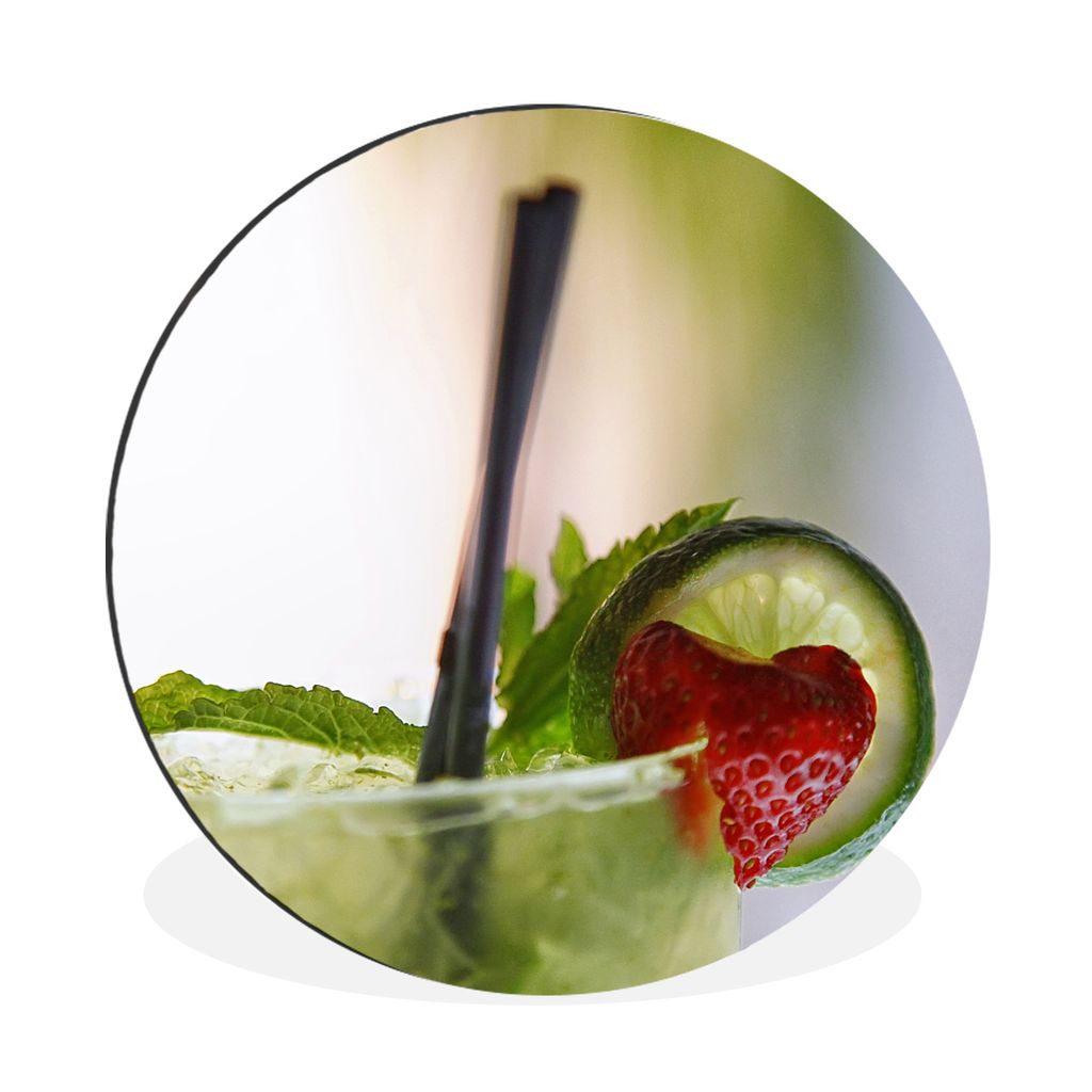 MuchoWow Aluminium Wandkreis Nahaufnahme eines Glases Mojito, dekoriert mit Eis, Minze, Erdbeere und Limette Ø 60 cm Wanddeko Modern Wohnzimmer ...