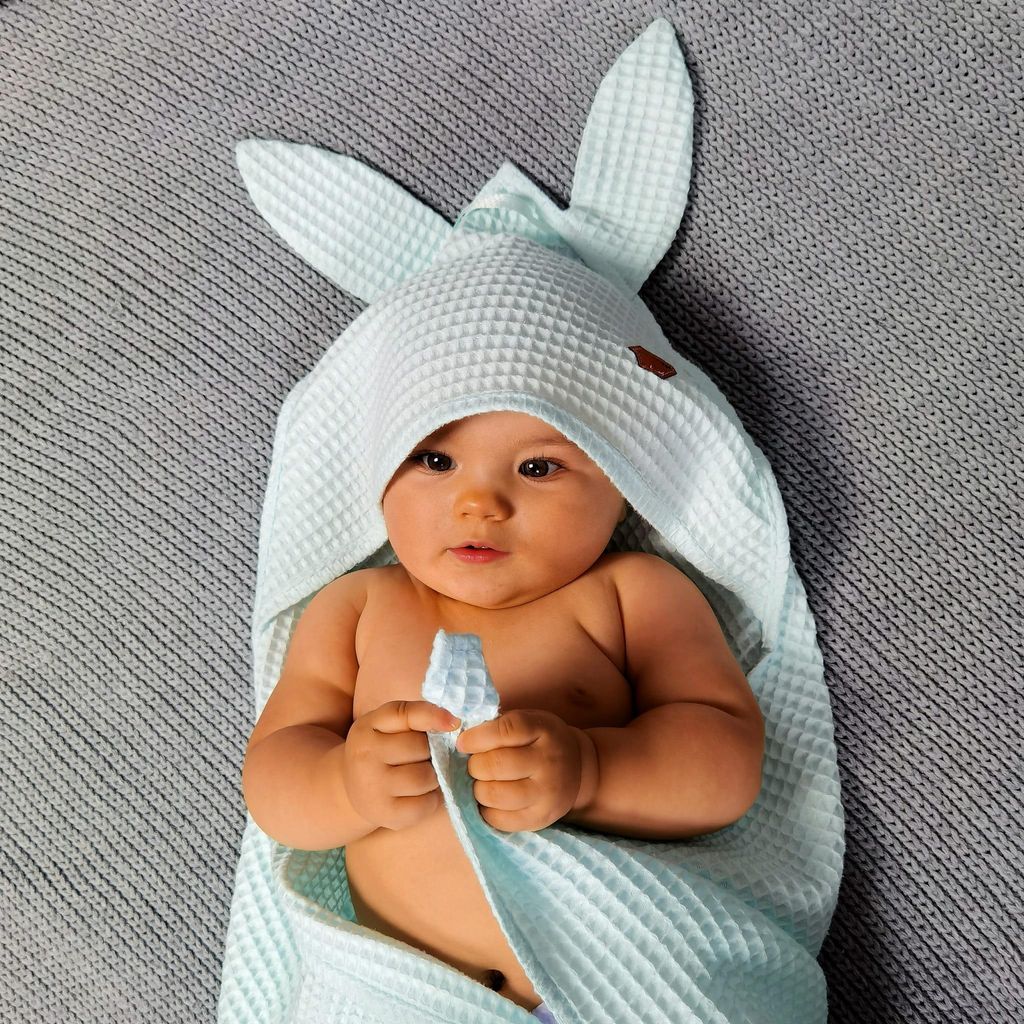 Muminky | Babyhandtuch mit Kapuze - 75x75 cm - Minze - Ultra saugfähig - Weich und sicher