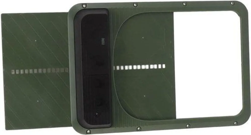 Porte poulailler vert olive étanche avec cellule lumineuse et piles AA