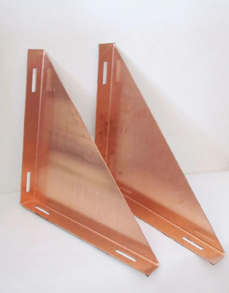 Fixez votre plaque intermédiaire sans jeu avec ces cornières cuivre 100 mm