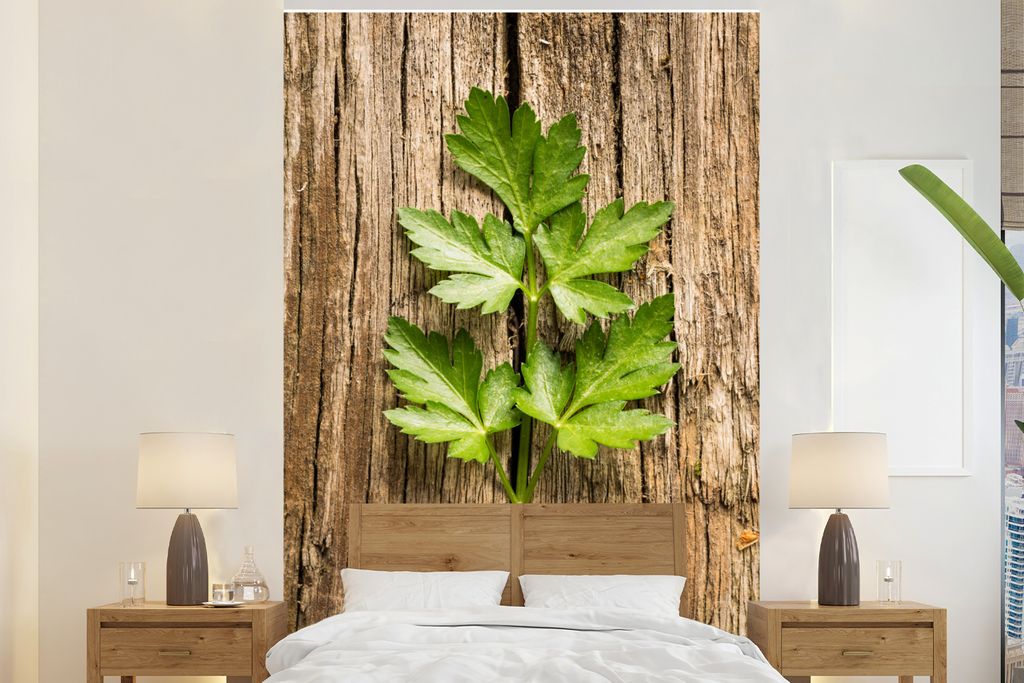 MuchoWow Fototapete für Wohnzimmer oder Schlafzimmer Wandtapete Vinyl Motivtapete Frische Petersilienblätter auf einem Holzrahmen - 225x350 cm ...