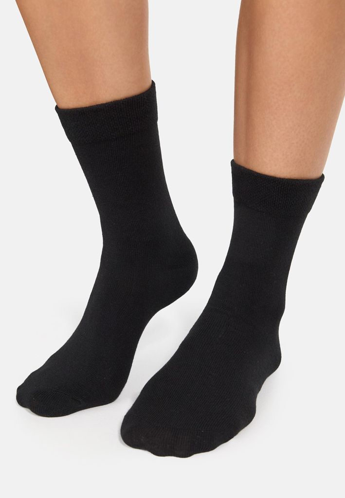 Calcetines de algodón clásicos, paquete de 2, fabricados Imagen del producto 