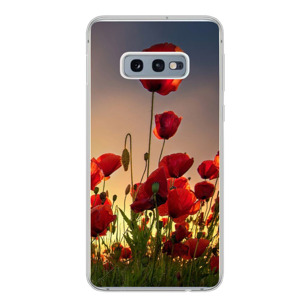 MuchoWow Handyhülle Schutzhülle Hülle für Samsung Galaxy S10e Bunter Himmel über einem Mohnblumenfeld in Dänemark Silikon Softcase Handy H...