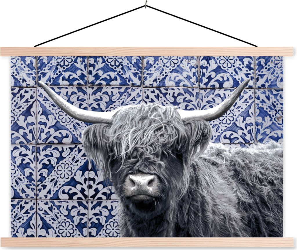 MuchoWow Textilposter Scottish Hochlandrind - Delfter Blau - Schwarz - Weiß 120x80 cm mit holzfarbenen Rahmen - Aufhängeset