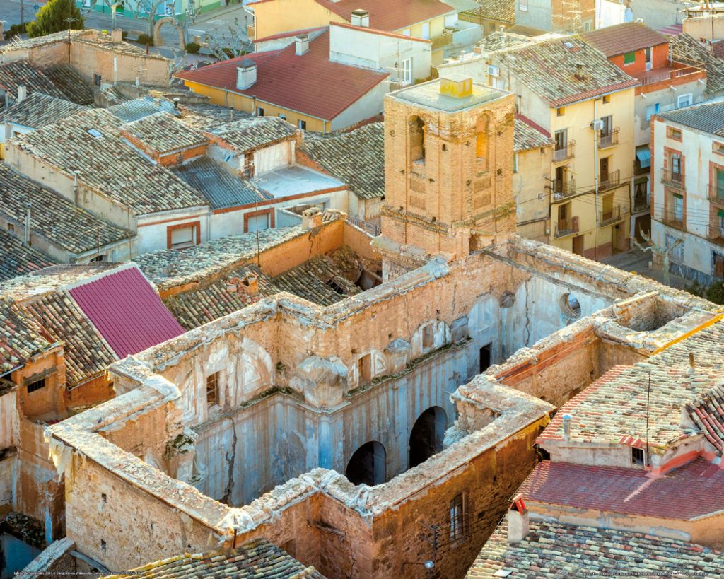 Häuser Kunstdruck Bild - Altstadt Mit Kirche Von San Pedro In Ariza, Spanien (40 x 50 cm)