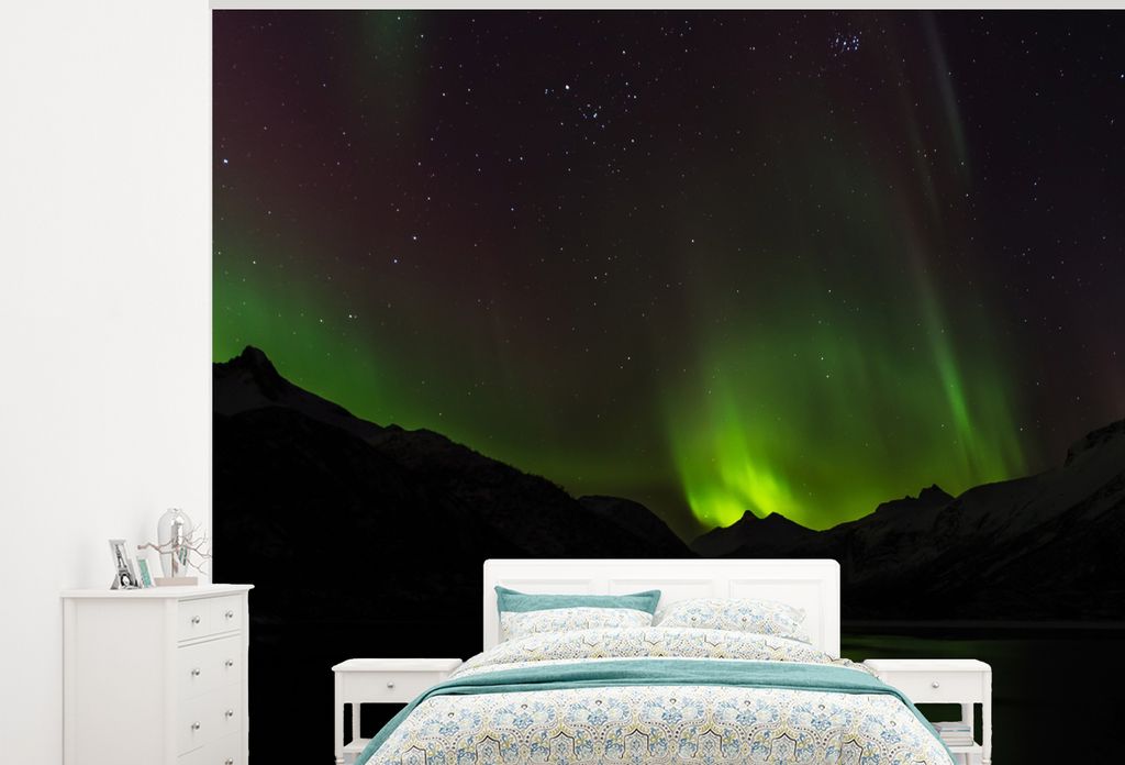 MuchoWow Fototapete für Wohnzimmer oder Schlafzimmer Wandtapete Vinyl Motivtapete Aurora - Sternenhimmel - Berge - 325x260 cm - Tapete