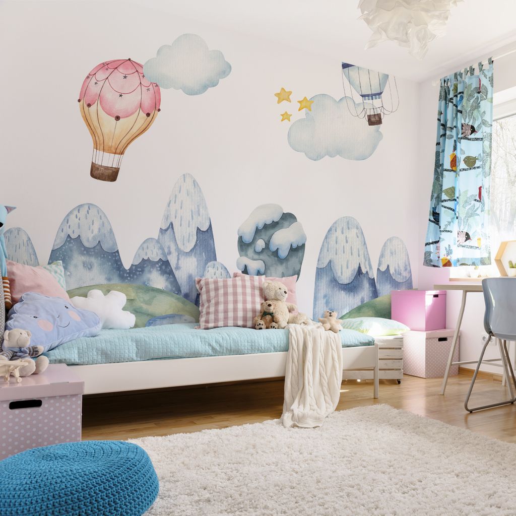 Muralo XXL Selbstklebende FOTOTAPETE Huegel Ballons Schnee Maerchen Winter (B) 135 cm x (H) 90 cm Tapete Wandtapete KINDERZIMMER SPIELZIMMER 4885