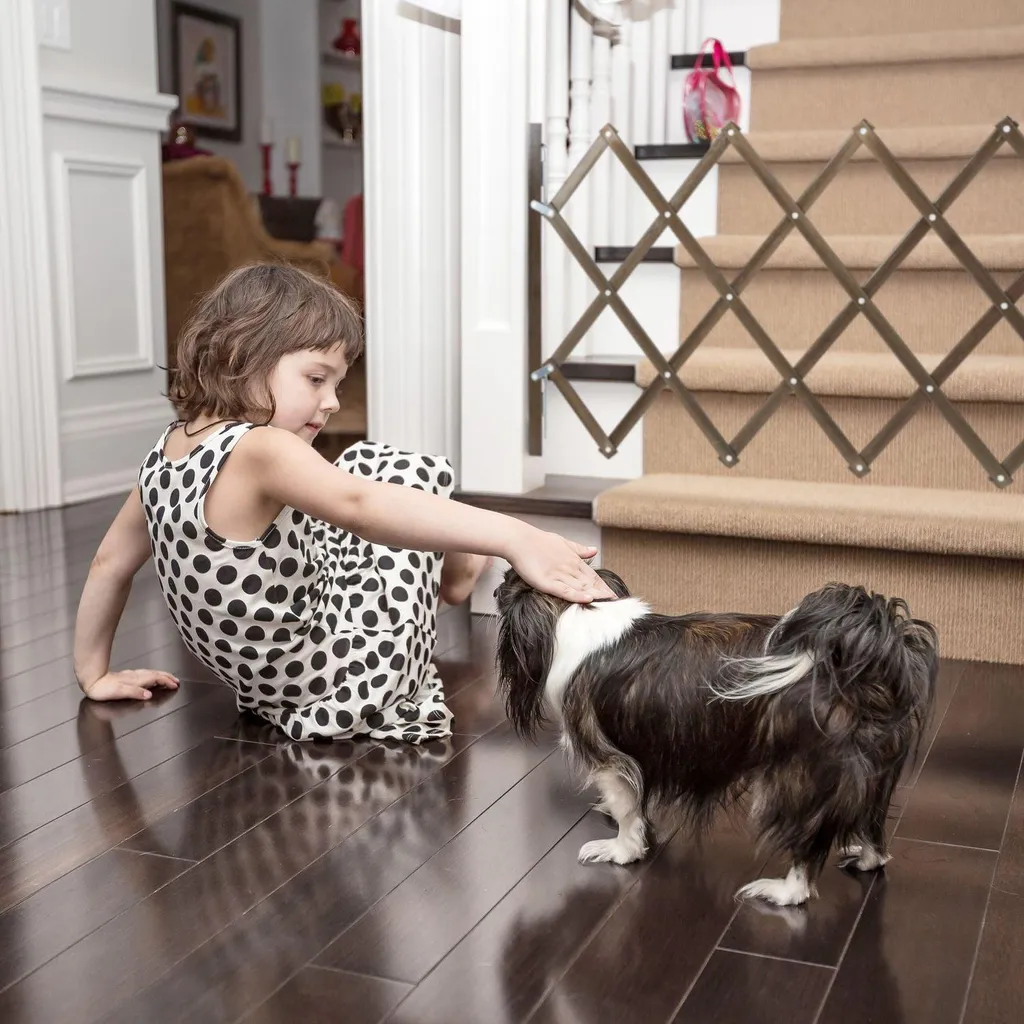 Barrière extensible pour chien marron en bois - Sécurité ajustable