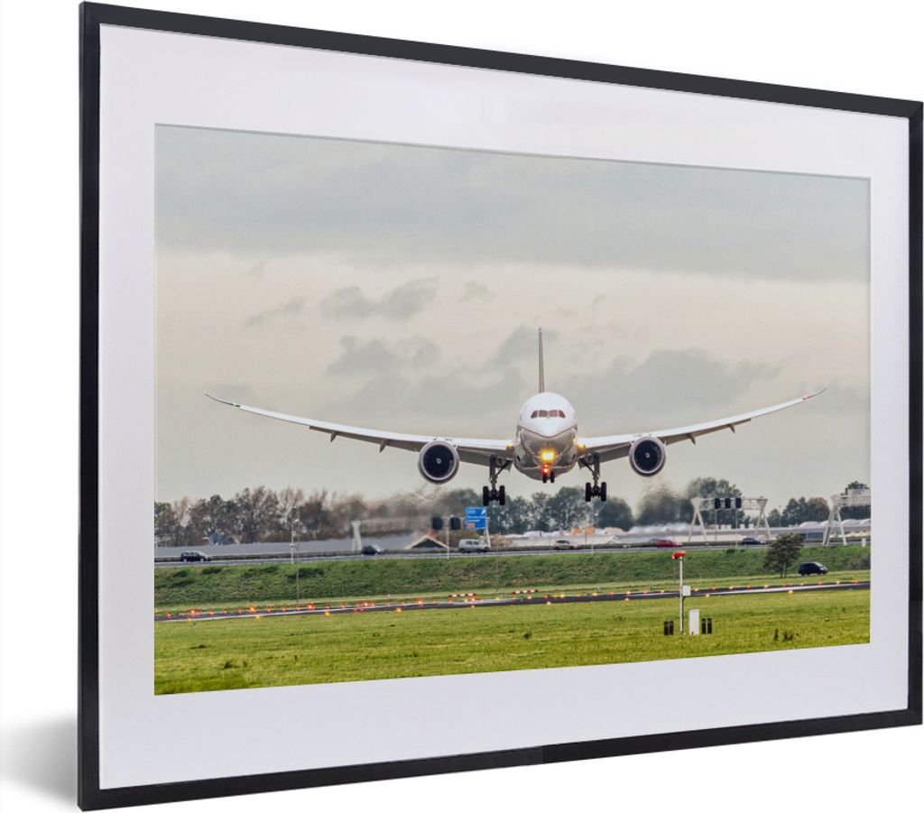 MuchoWow MuchoWow Gerahmtes Poster Landung eines Flugzeugs in Schiphol 40x30 cm - Poster mit zchwarzem Bilderrahmen - Bilderrahmen - Poster im ...