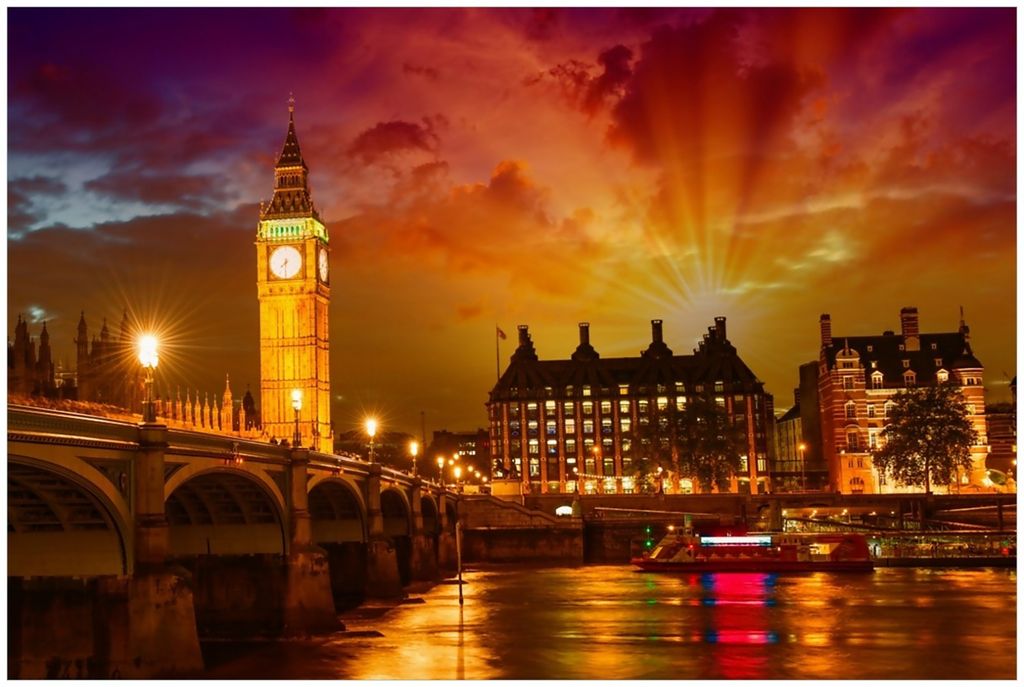 Wallario Premium Glasbild, freischwebende Optik, kräftige Farben, Größe 90 x 60 cm Motiv London - Big Ben in strahlenden Farben