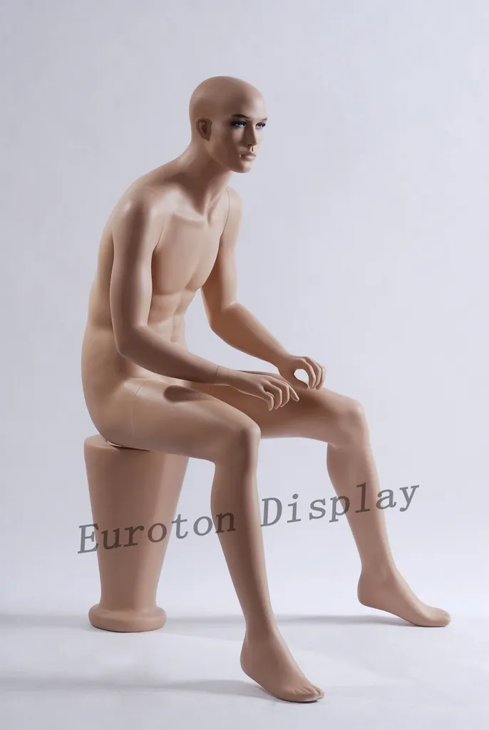 Mannequin assis MS-12 pour vitrine : Solution d'exposition homme réaliste