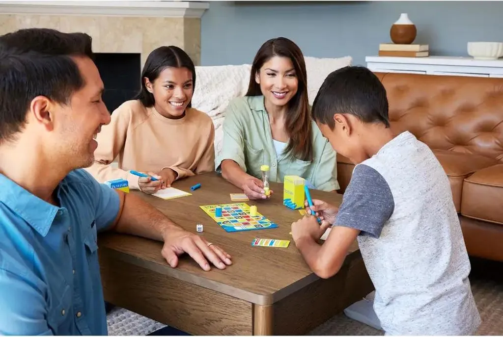 Jeu de société Pictionary Mattel édition familiale avec deux niveaux - 10