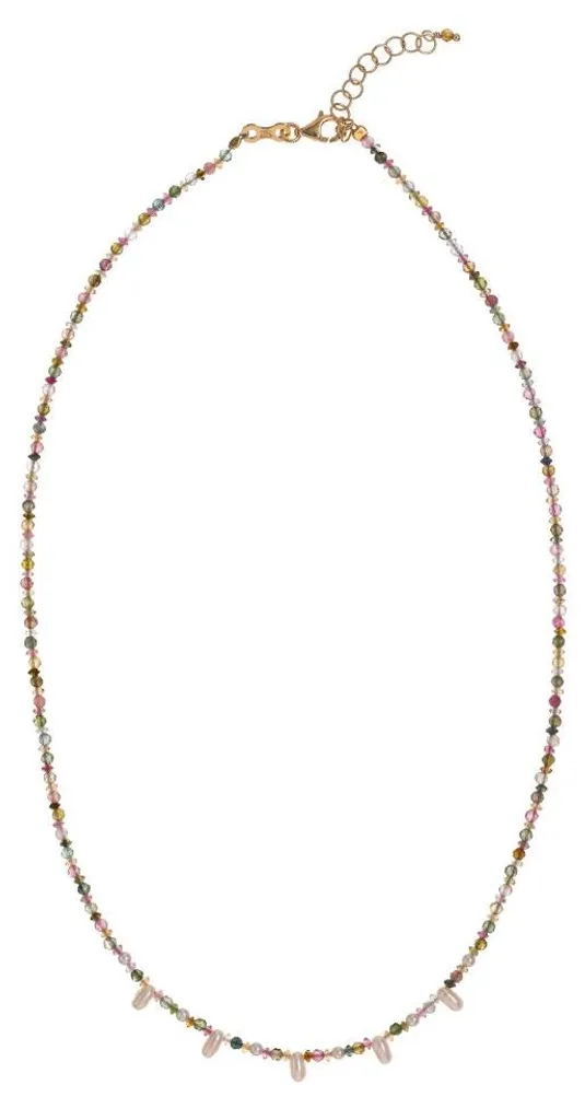 Collier de perles et tourmaline : finissez-en avec les bijoux ternes