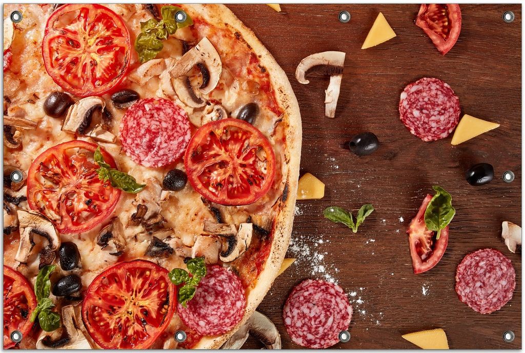 Wallario Outdoor-Poster für Garten oder Balkon, Motiv Pizza mit Tomaten, Salami, Oliven und Pilzen, in ca. 80 x 120 cm