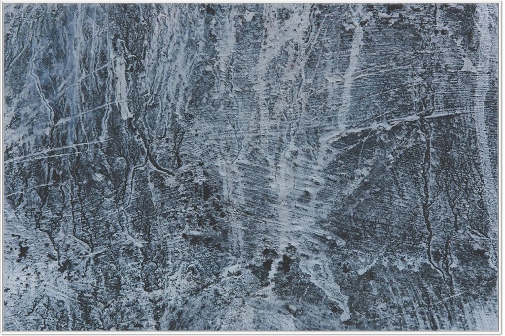 Wallario Wandbild Alte graue Steinwand, Größe: 61 x 91,50 cm, Poster mit weißem Aluminiumrahmen