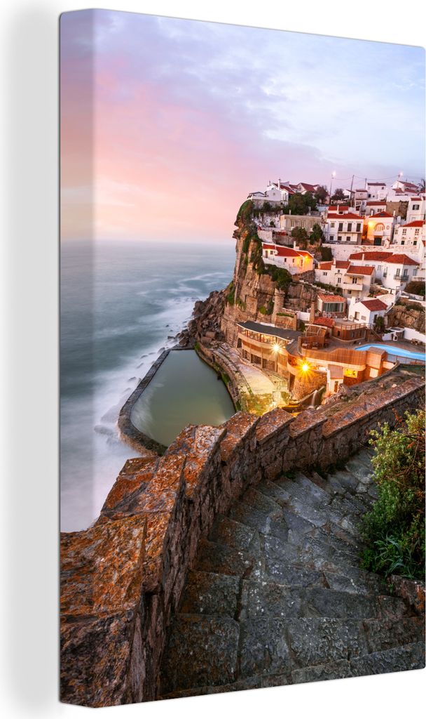 OneMillionCanvasses - Leinwandbilder - 90x140 cm, Azenhas do Mar in der Dämmerung bei Sintra in Portugal, Wandbilder Kunstdruck Wanddekoration -...