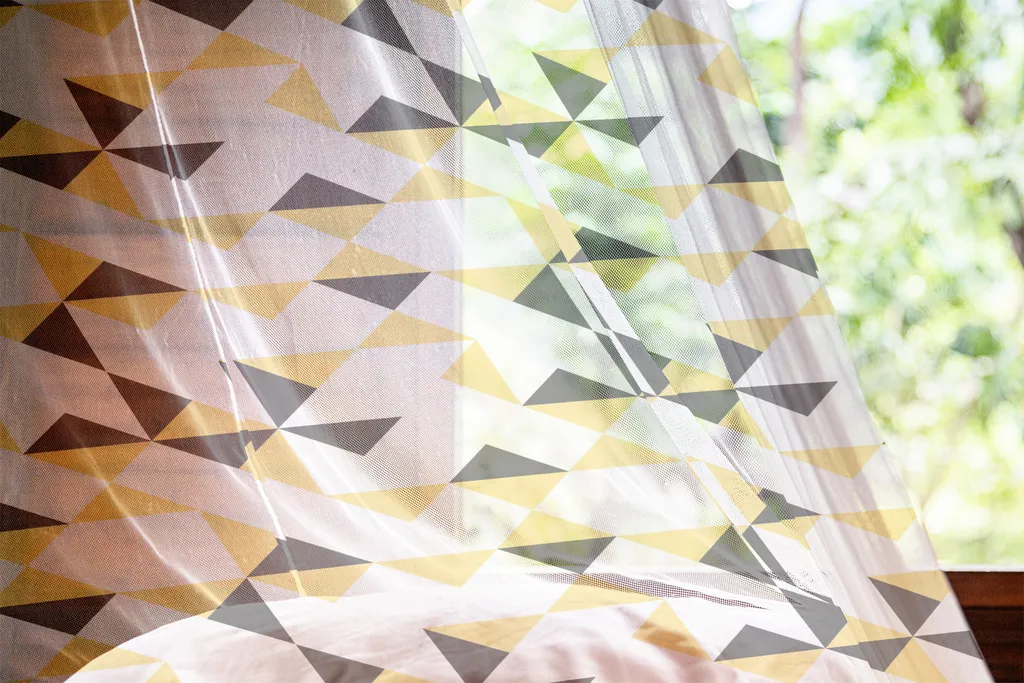 Arazzo Moderno Triangoli ABAKUHAUS - Raso Setoso Senape 210x274cm - 4