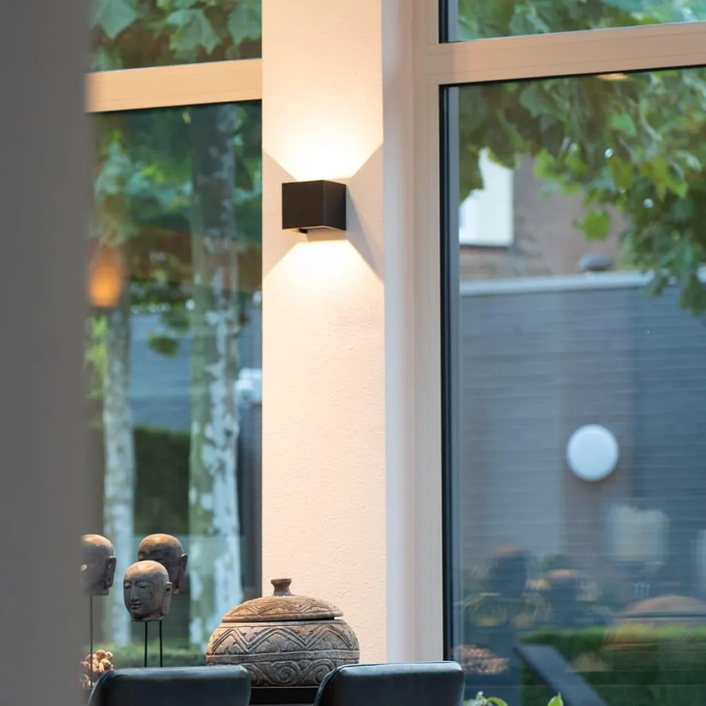 Applique Murale Étanche IP65 Cube LED 3000K Noire Intensité Variable 7W