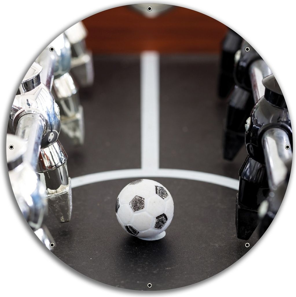 Wallario rundes Outdoor-Poster für Garten oder Balkon, Motiv Kicker-Tisch in Nahaufnahme - Ball in der Mitte, 60 cm Durchmesser