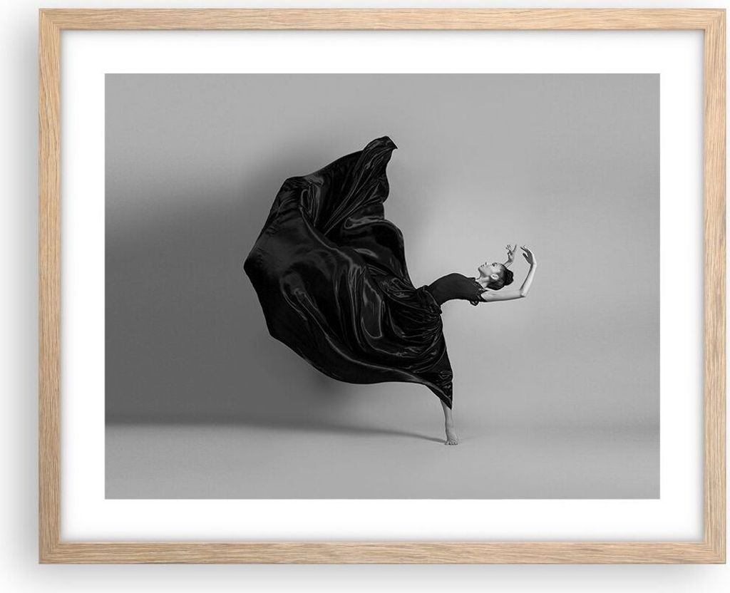 Gerahmtes Poster - Rahmen in heller Eiche - Tanz Schwarz Kleid - 50x40 cm - Wand Bild - Wanddeko - Wandbilder - Kunstposter - Wandposter - Bilderra...
