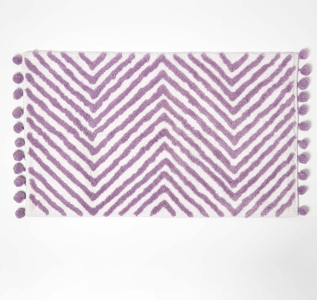 HOMESCAPES Badematte flieder mit Zickzack-Muster - Produktbild 