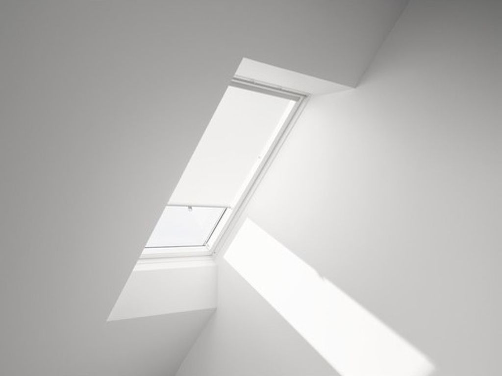 VELUX Sichtschutzrollo weiß mit Haltekrallen RHL UK00 1028