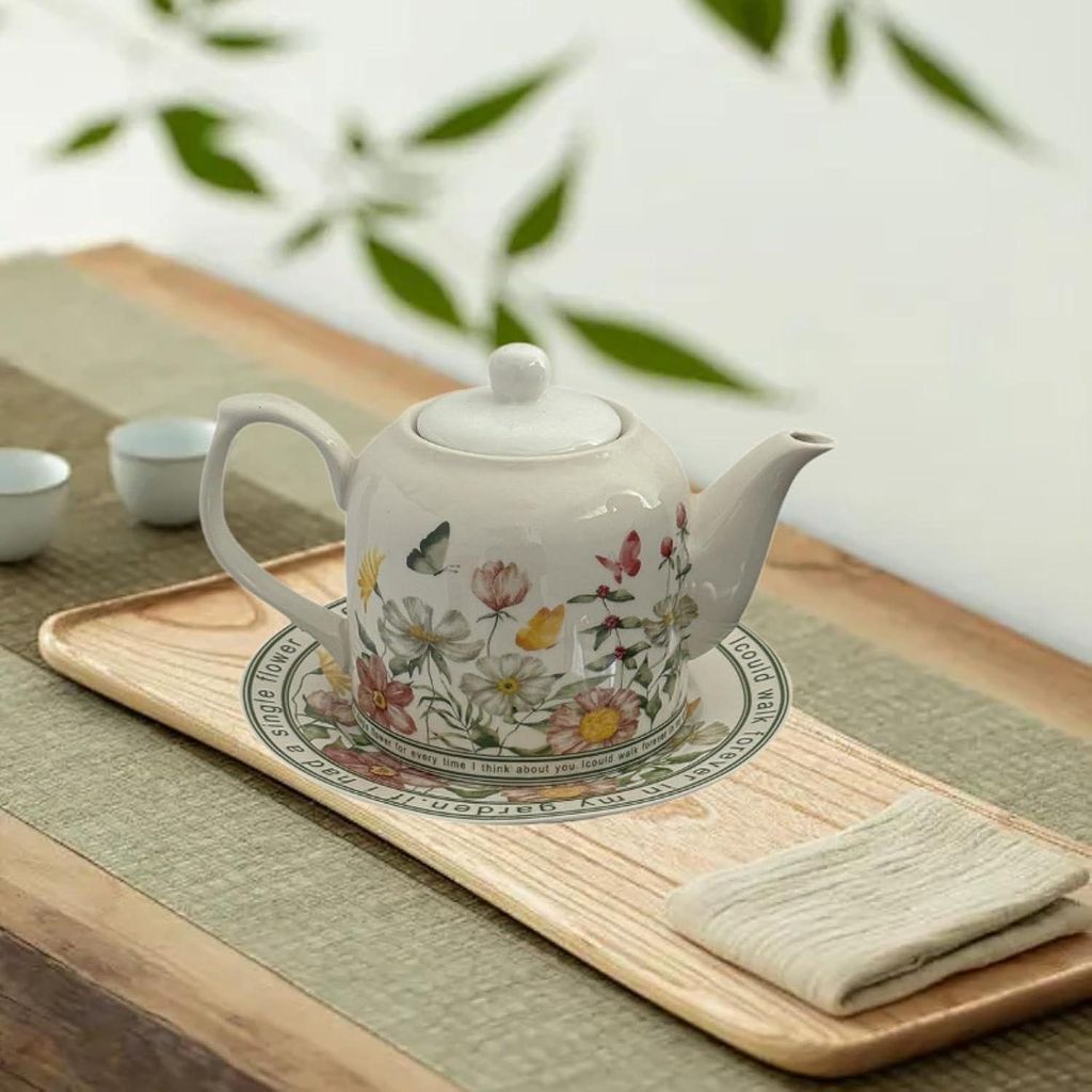 Teekanne mit Untertasse, Milchkanne und Porzellan-Kaffeekanne Set für Nachmittags-Tee und Hochzeits-Tischbedarf