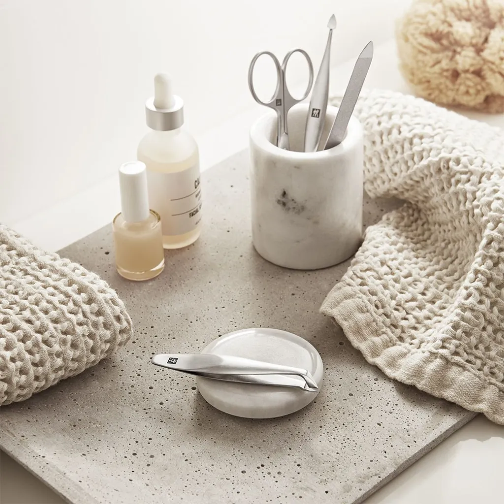 Pince à cuticules Zwilling pour manucure précise et soignée - 4