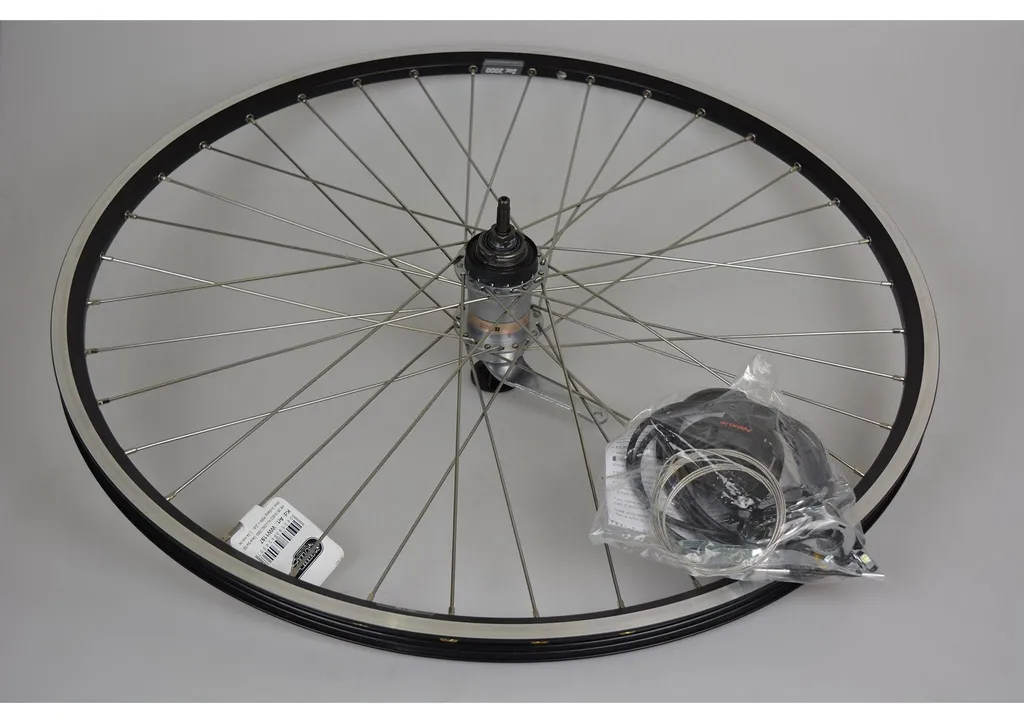 Roue arrière 28 pouces pour vélo de ville avec vitesses Nexus 3v intégrées