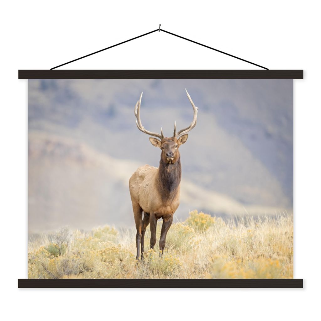 MuchoWow Textilposter Hirsche - Berge - Gras 40x30 cm mit schwarzem Rahmen - Dekorationen