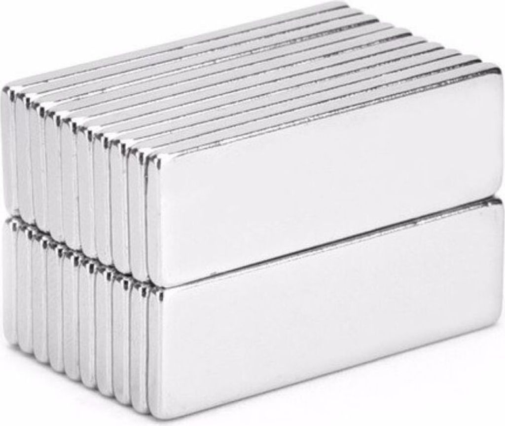 Magnes neodymowy 30 x 10 x 2 mm w kwadratowej obudowie - Zdjęcie produktu 