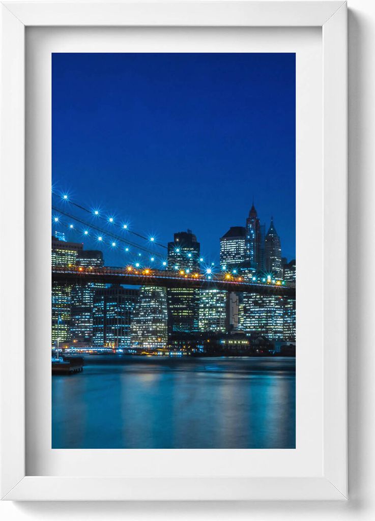 Brooklyn Bridge in den Abendstunden - New York– Wandbild mit Rahmen – Gerahmtes Bild – Wanddekoration – 20x30 cm – Weiß