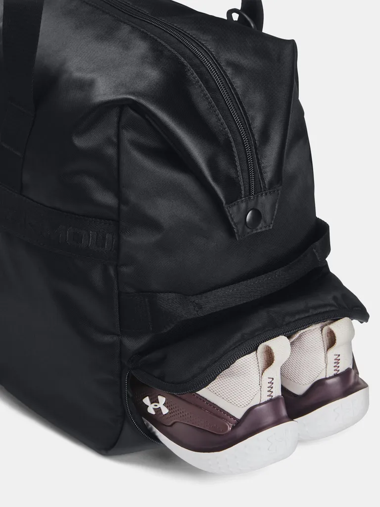 Sac UA Essentials Duffle BLK résistant à l'eau avec compartiment chaussures