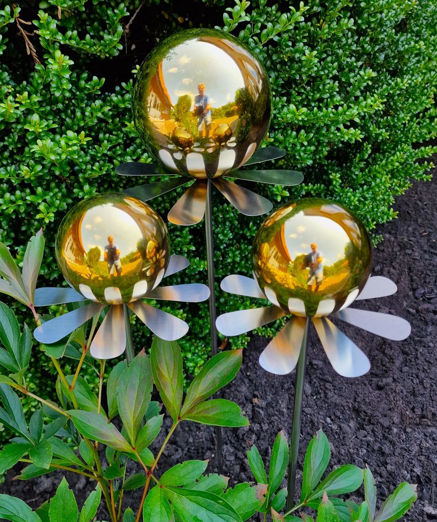 Blütenzauber Rotterdam Rosenkugel 15/10/10 cm Edelstahl gold poliert Gartenstecker mit Stab 80 cm
