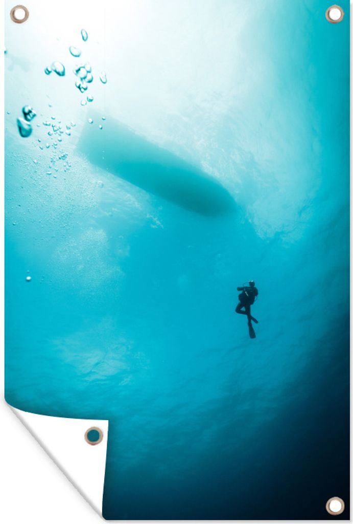 MuchoWow 60x90 cm Outdoor-Poster Gartendeko Sichtschutz Garten Poster für den Garten Ein Taucher schwimmt im Winter im Meer